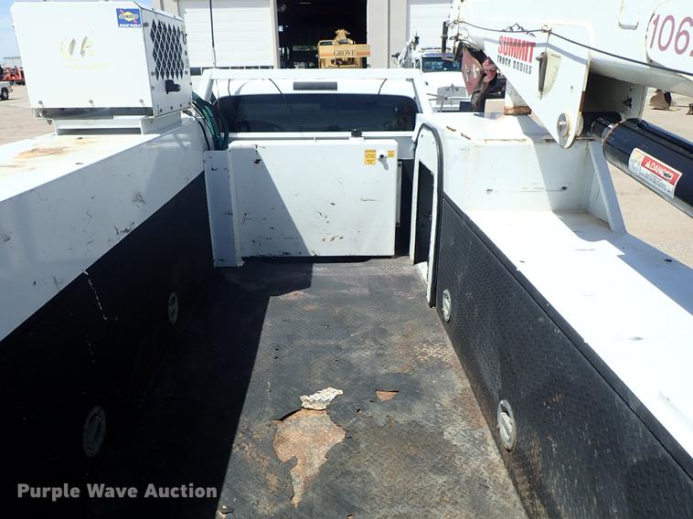 image for item DE5364 2008 Ford F750 Super Duty service truck with crane