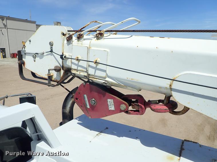 image for item DE5364 2008 Ford F750 Super Duty service truck with crane