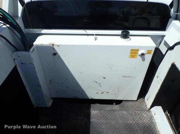 image for item DE5364 2008 Ford F750 Super Duty service truck with crane