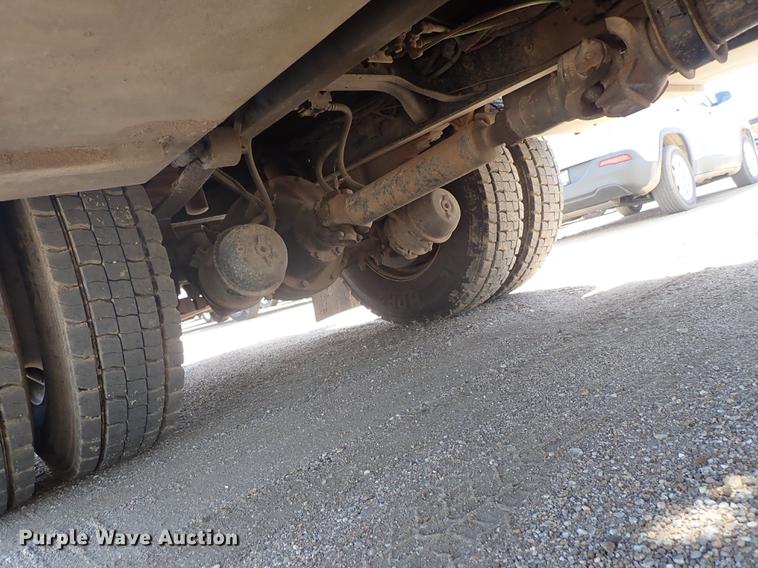 image for item DE5364 2008 Ford F750 Super Duty service truck with crane