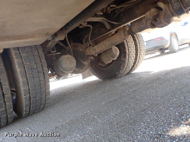 image for item DE5364 2008 Ford F750 Super Duty service truck with crane