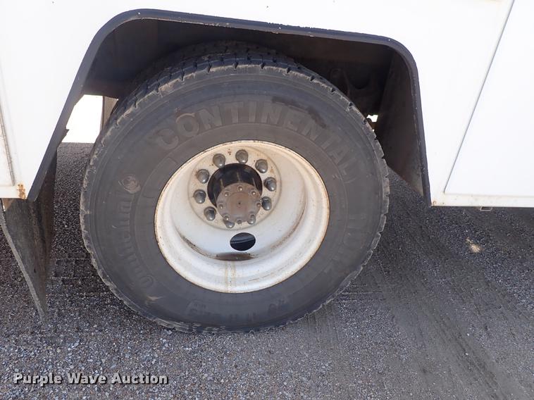 image for item DE5364 2008 Ford F750 Super Duty service truck with crane