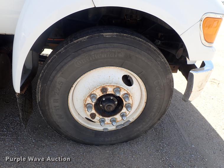 image for item DE5364 2008 Ford F750 Super Duty service truck with crane