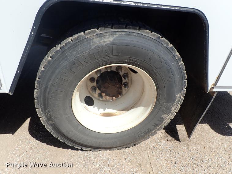 image for item DE5364 2008 Ford F750 Super Duty service truck with crane