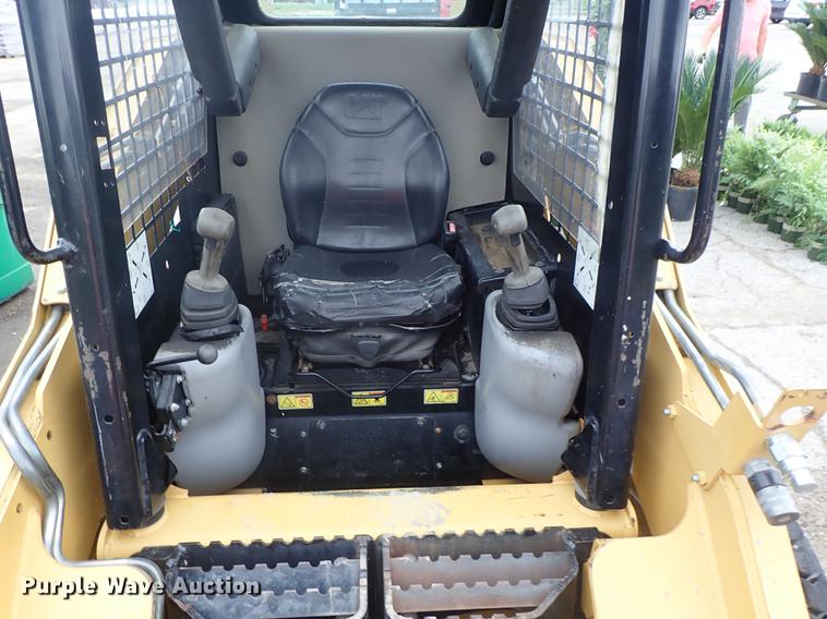 image for item DE5367 2008 Caterpillar 232B2 skid steer