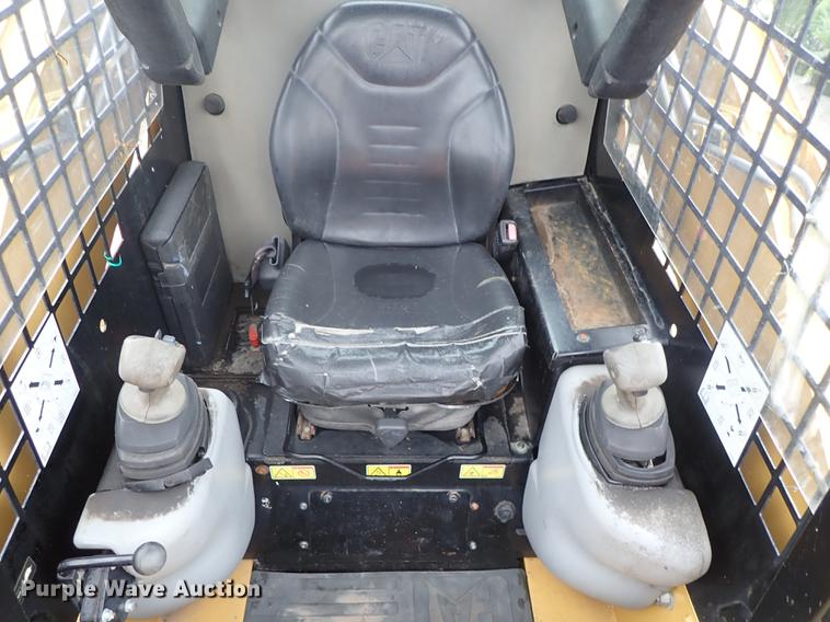 image for item DE5367 2008 Caterpillar 232B2 skid steer