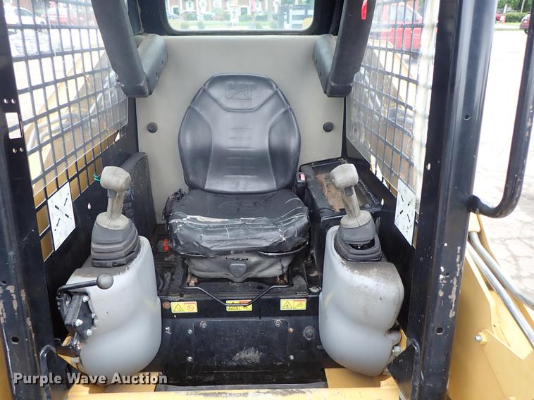 image for item DE5367 2008 Caterpillar 232B2 skid steer