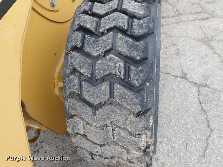 image for item DE5367 2008 Caterpillar 232B2 skid steer