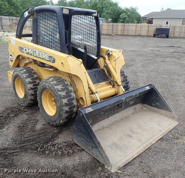 image for item DE5373 2000 John Deere 250 skid steer