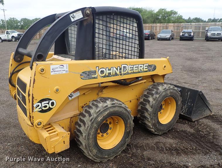 image for item DE5373 2000 John Deere 250 skid steer