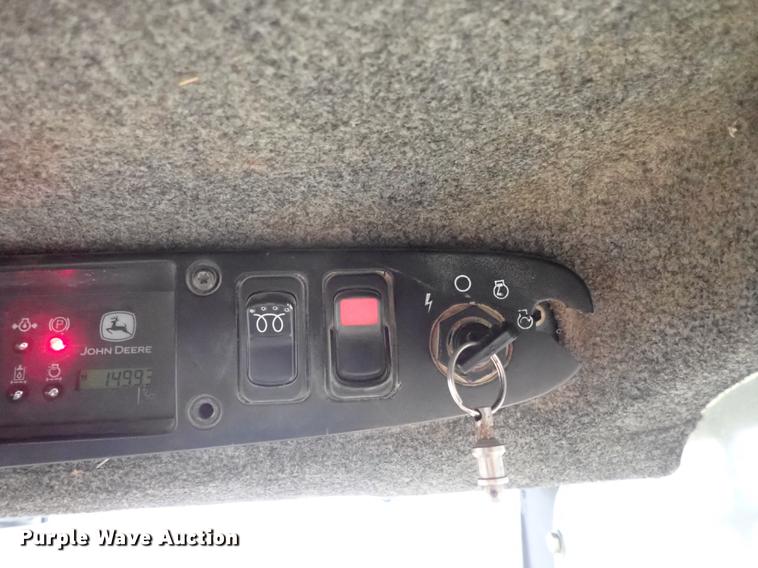 image for item DE5373 2000 John Deere 250 skid steer