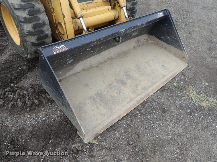 image for item DE5373 2000 John Deere 250 skid steer