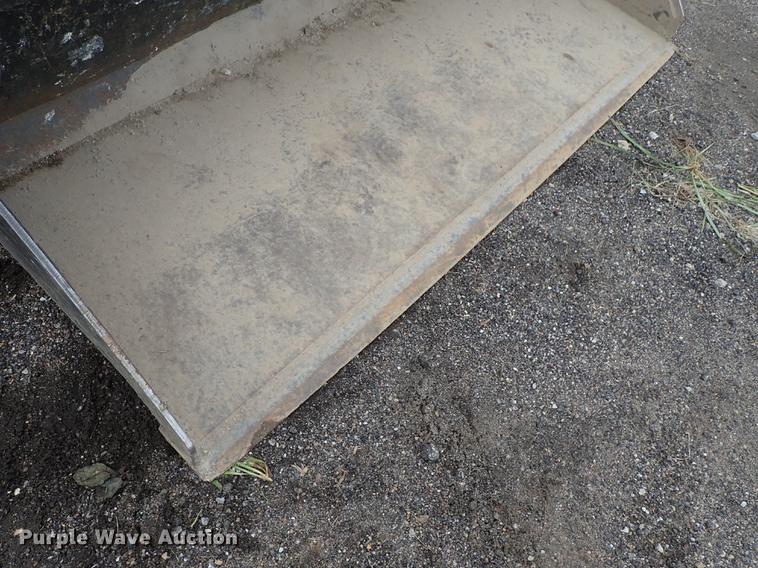 image for item DE5373 2000 John Deere 250 skid steer