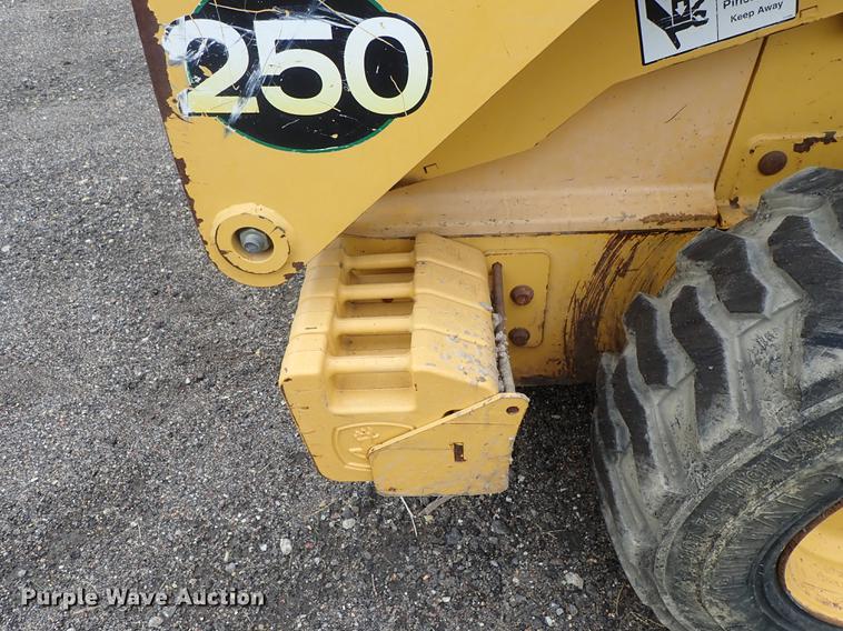 image for item DE5373 2000 John Deere 250 skid steer