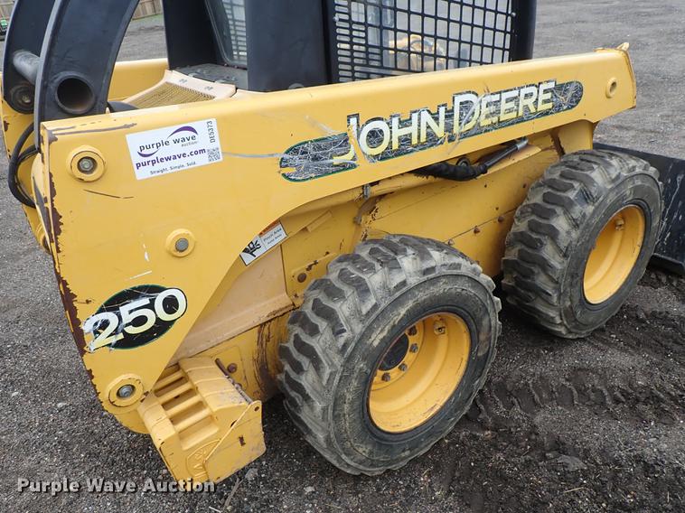 image for item DE5373 2000 John Deere 250 skid steer