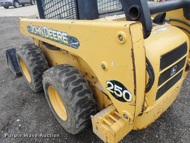 image for item DE5373 2000 John Deere 250 skid steer
