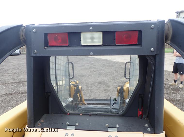 image for item DE5373 2000 John Deere 250 skid steer