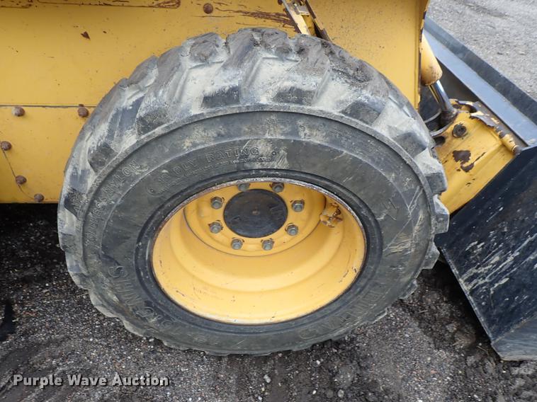 image for item DE5373 2000 John Deere 250 skid steer