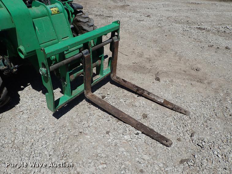 image for item DE5379 2013 JCB 520-50 telehandler