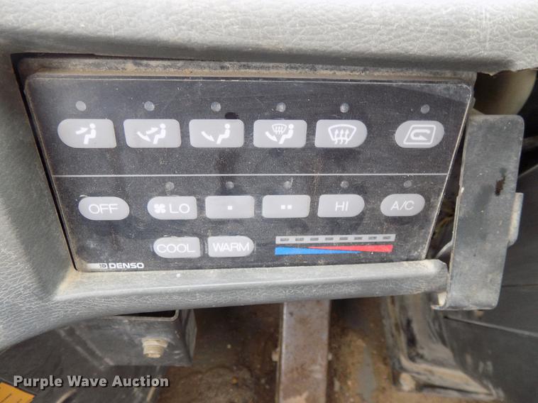 image for item DE7679 1999 Komatsu WA320-3MC wheel loader