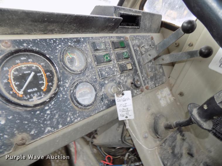 image for item DE7680 1994 Oshkosh S2146 ready mix truck