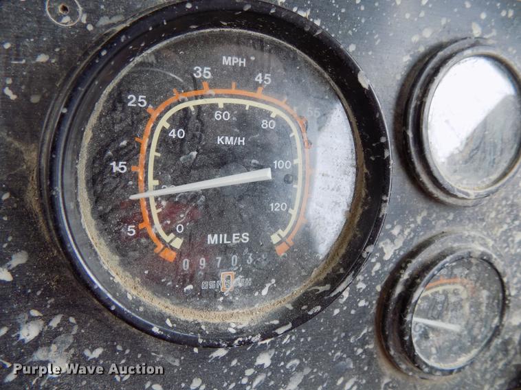 image for item DE7680 1994 Oshkosh S2146 ready mix truck