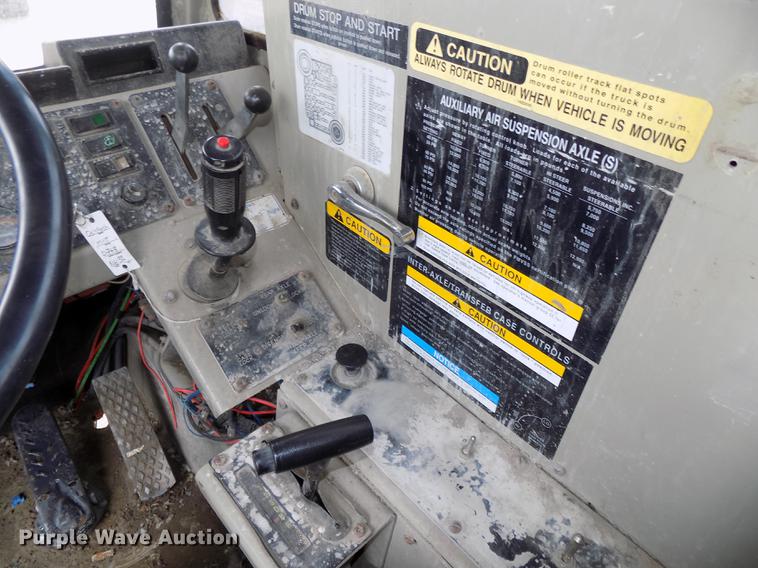 image for item DE7680 1994 Oshkosh S2146 ready mix truck