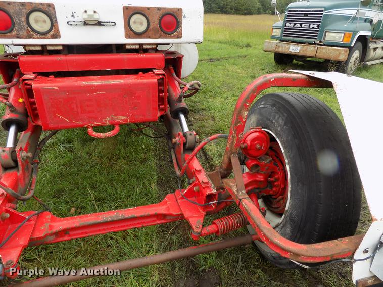 image for item DE7680 1994 Oshkosh S2146 ready mix truck