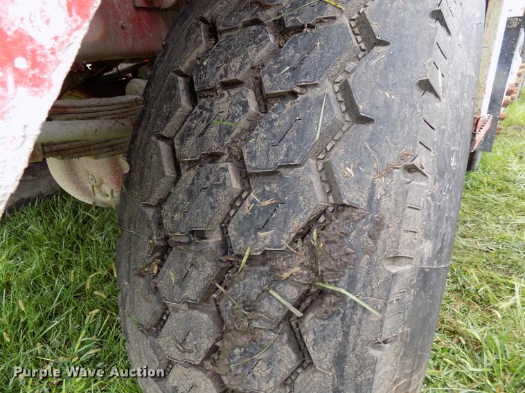 image for item DE7680 1994 Oshkosh S2146 ready mix truck