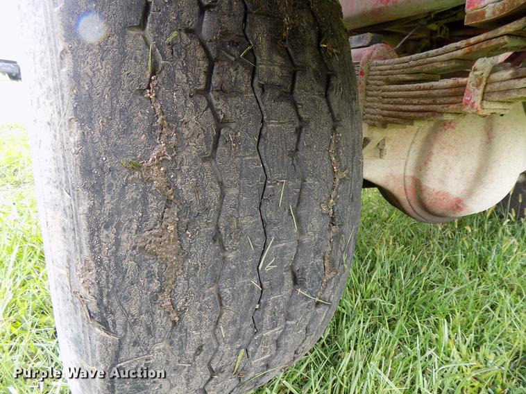 image for item DE7680 1994 Oshkosh S2146 ready mix truck