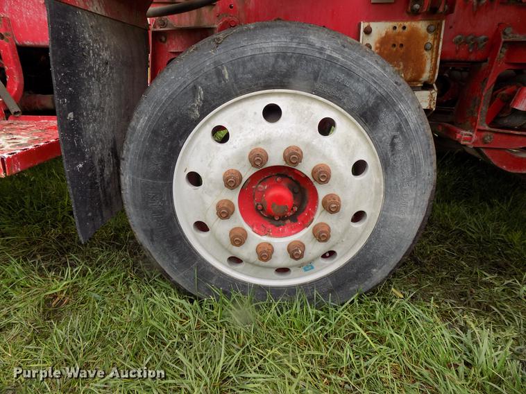 image for item DE7680 1994 Oshkosh S2146 ready mix truck