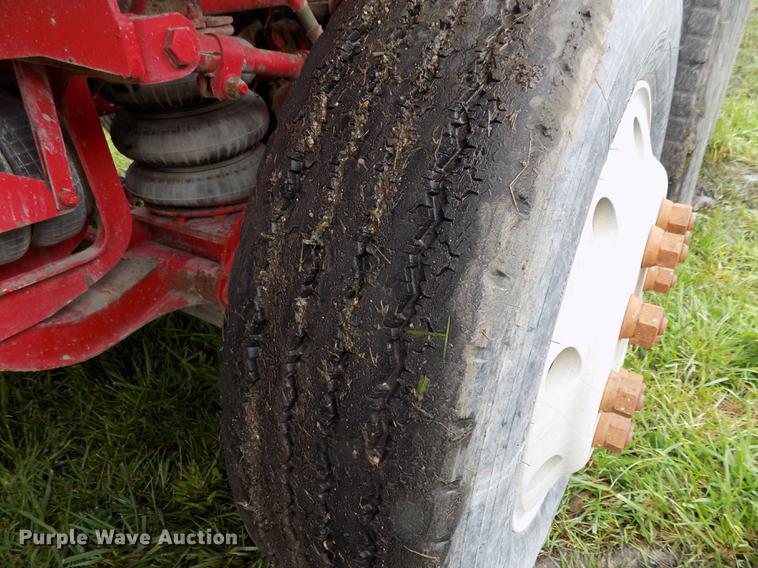 image for item DE7680 1994 Oshkosh S2146 ready mix truck