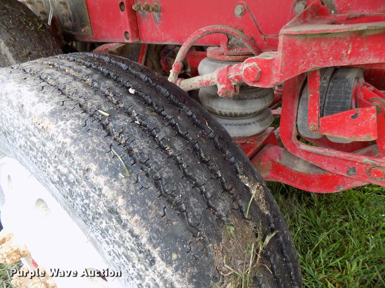 image for item DE7680 1994 Oshkosh S2146 ready mix truck