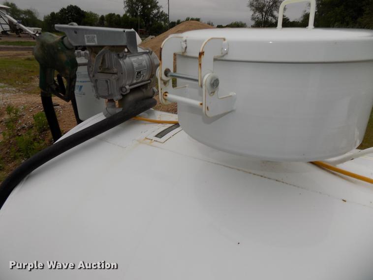 image for item DE7687 Kay fuel tank