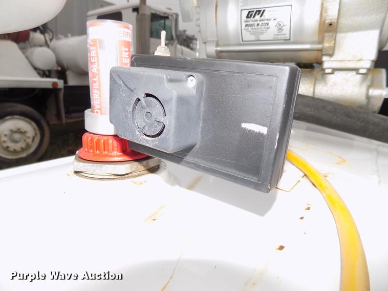 image for item DE7687 Kay fuel tank