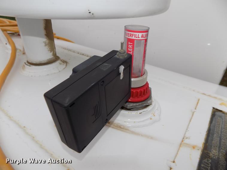 image for item DE7687 Kay fuel tank