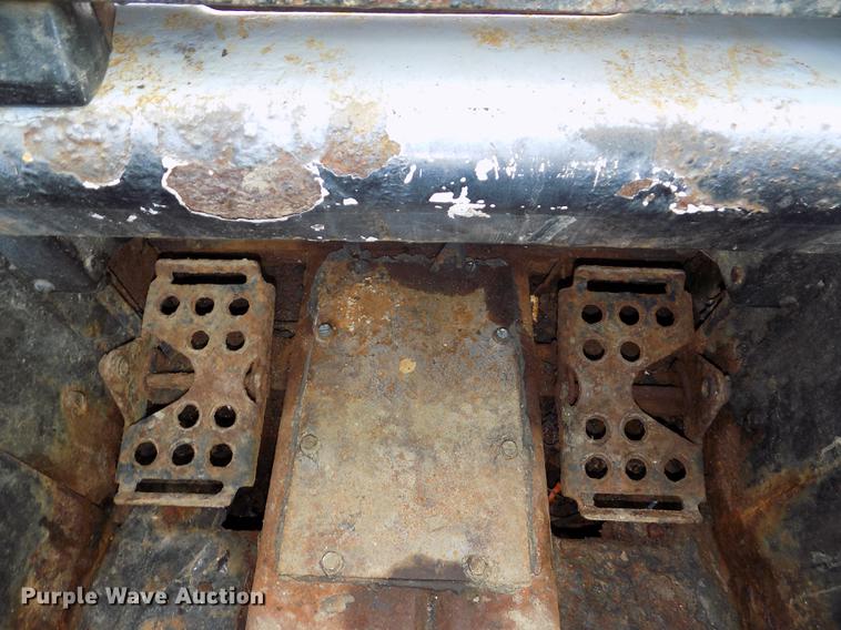 image for item DE7690 2002 Bobcat S250 skid steer