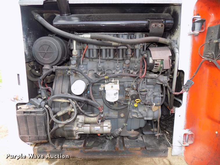 image for item DE7690 2002 Bobcat S250 skid steer