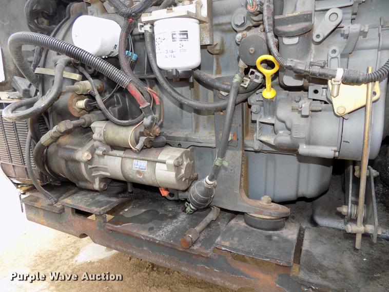 image for item DE7690 2002 Bobcat S250 skid steer