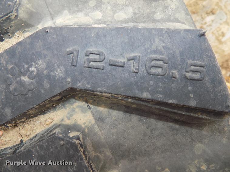 image for item DE7690 2002 Bobcat S250 skid steer