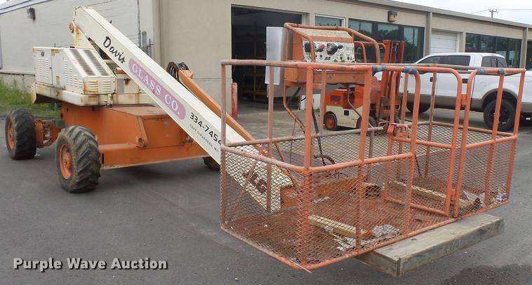 image for item DE7796 1995 JLG 40H boom lift