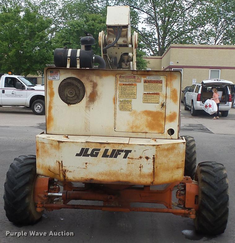 image for item DE7796 1995 JLG 40H boom lift