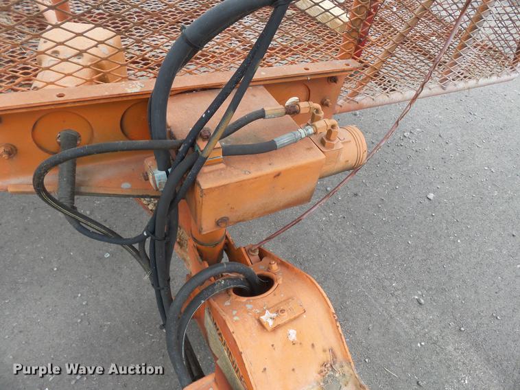 image for item DE7796 1995 JLG 40H boom lift