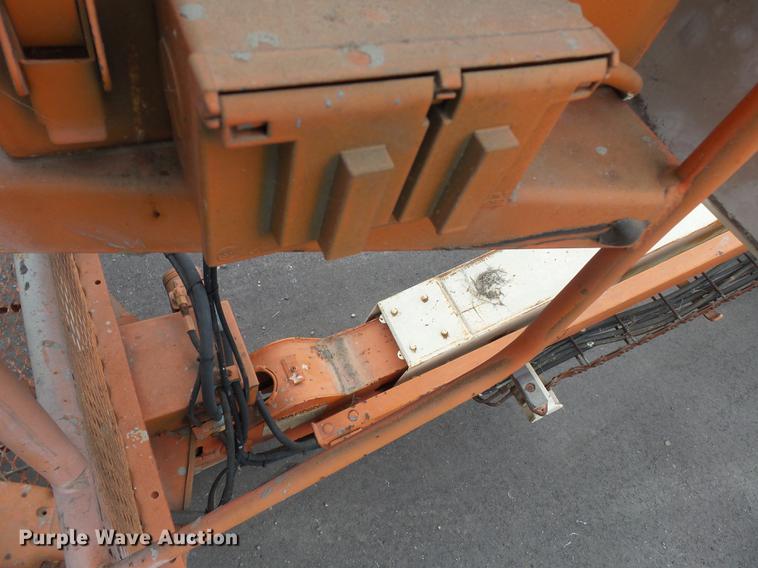 image for item DE7796 1995 JLG 40H boom lift