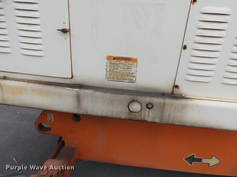 image for item DE7796 1995 JLG 40H boom lift