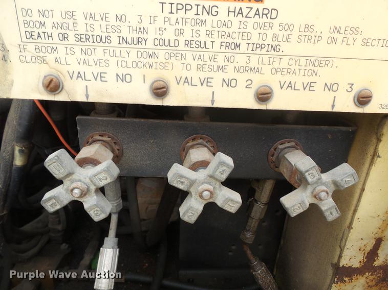 image for item DE7796 1995 JLG 40H boom lift