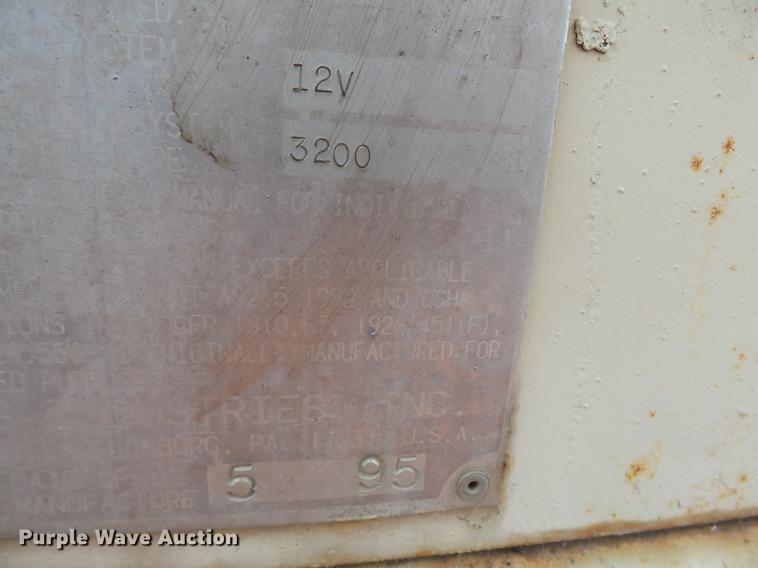 image for item DE7796 1995 JLG 40H boom lift