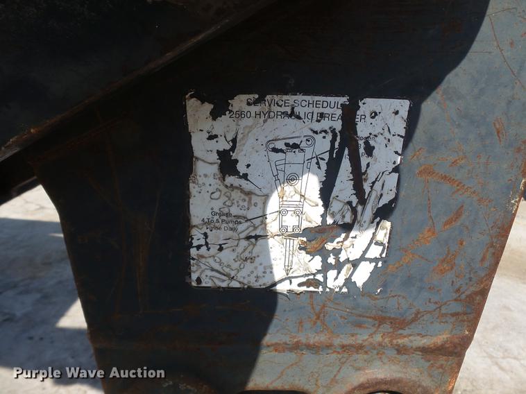 image for item DE7798 Bobcat 2560 skid steer breaker