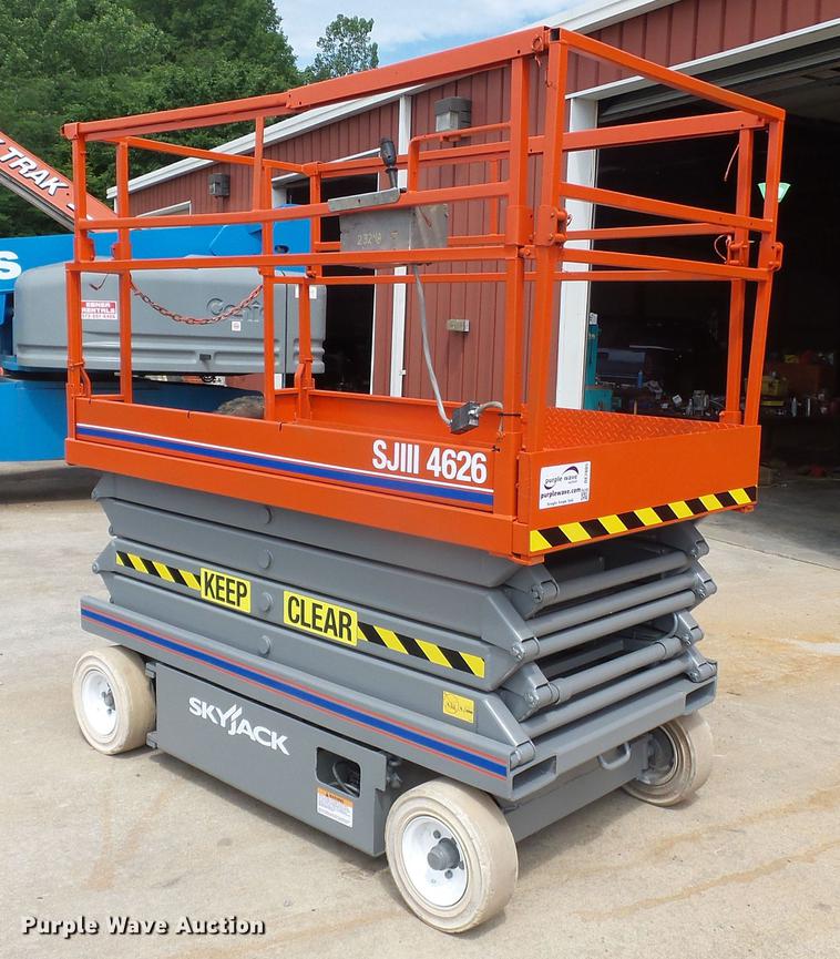 image for item DE7805 Sky Jack SJ4626 scissor lift