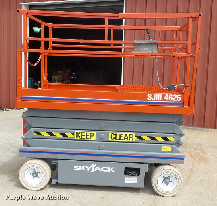 image for item DE7805 Sky Jack SJ4626 scissor lift